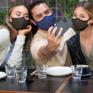 imgi_195_UNITY-Lifestyle-SQUARE-Trio-Selfie